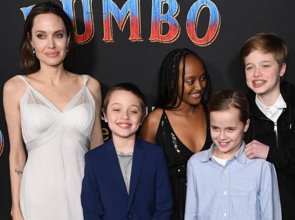 Angelina Jolie festeggia i 13 anni di Shiloh che è sempre stata libera di essere ciò che vuole