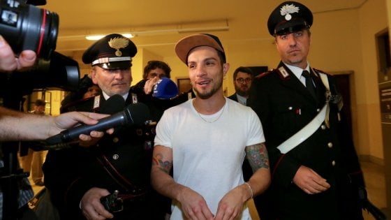 Marco Carta, il pm chiede 8 mesi di carcere per il presunto furto alla Rinascente