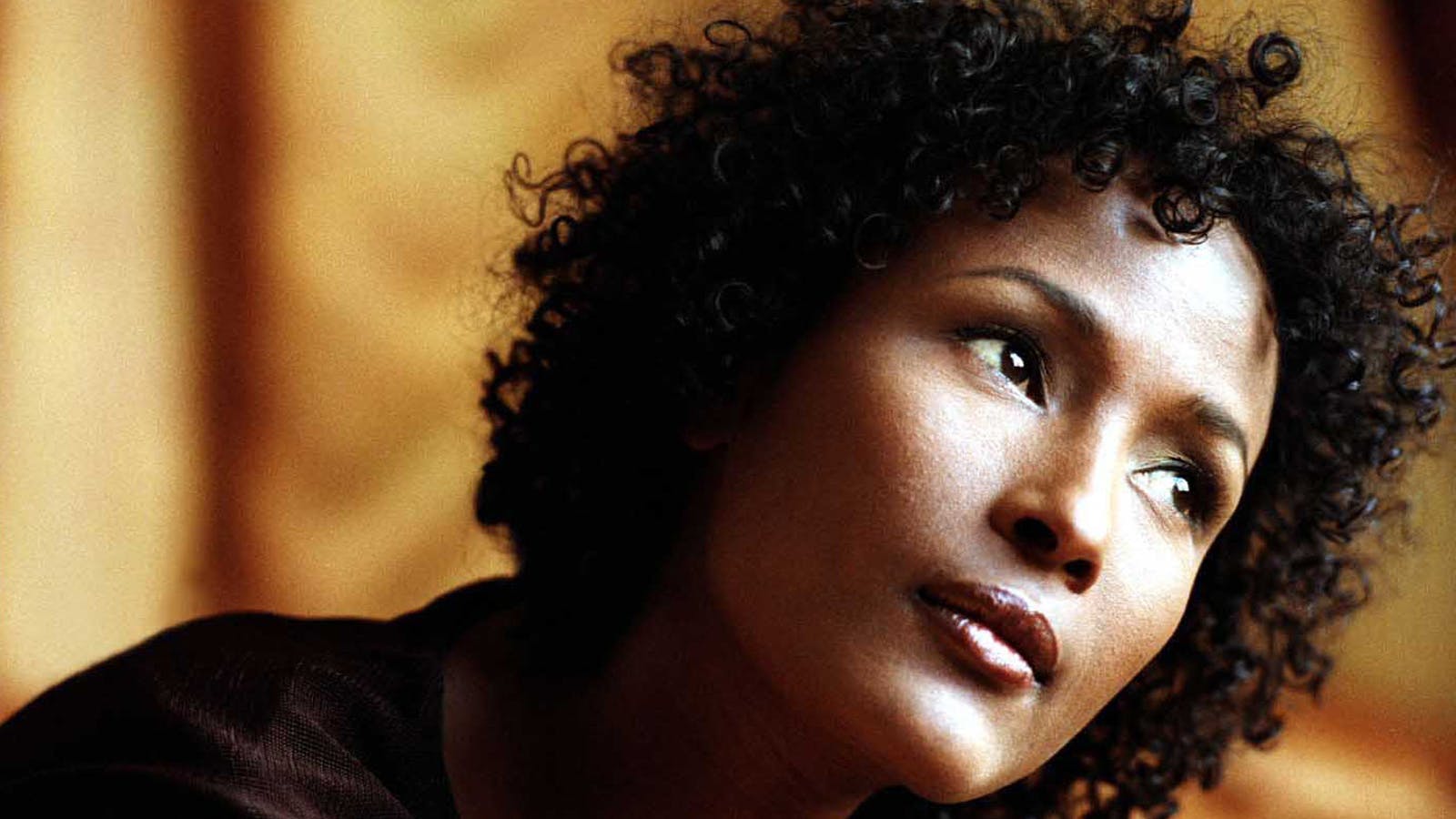 La vera storia di Waris Dirie il “Fiore del Deserto”