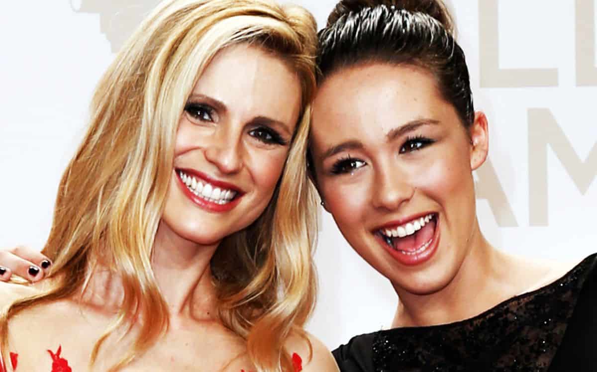 Michelle Hunziker, fitness con Aurora in quarantena: ‘Per anni non voleva allenarsi, da bambina non voleva muovere neanche un muscolo: ora non le sto dietro’ Michelle Hunziker, fitness con Aurora in quarantena: ‘Per anni non voleva allenarsi, da bambina non voleva muovere neanche un muscolo: ora non le sto dietro’