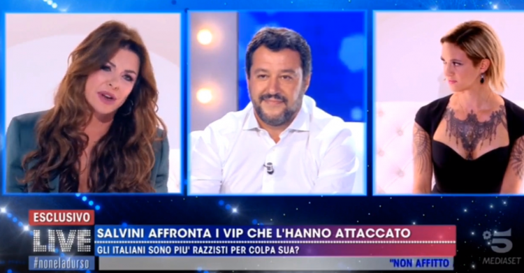 Live Non è la D’Urso, scontro tra Matteo Salvini e Asia Argento: “Mi hai dato della me**a”