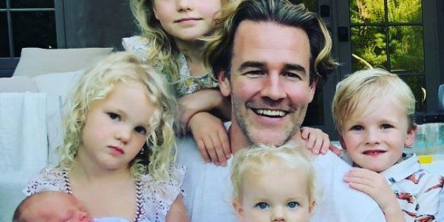 James Van Der Beek, il protagonista della famosa serie tv ‘Dawson’s Creek’, è in attesa del suo sesto figlio insieme alla moglie Kimberly
