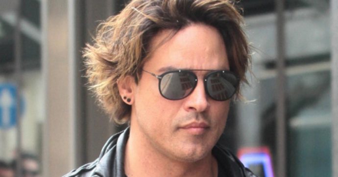 Gabriel Garko senza la fede a Live!: “La persona che amo mi ha fatto arrabbiare”