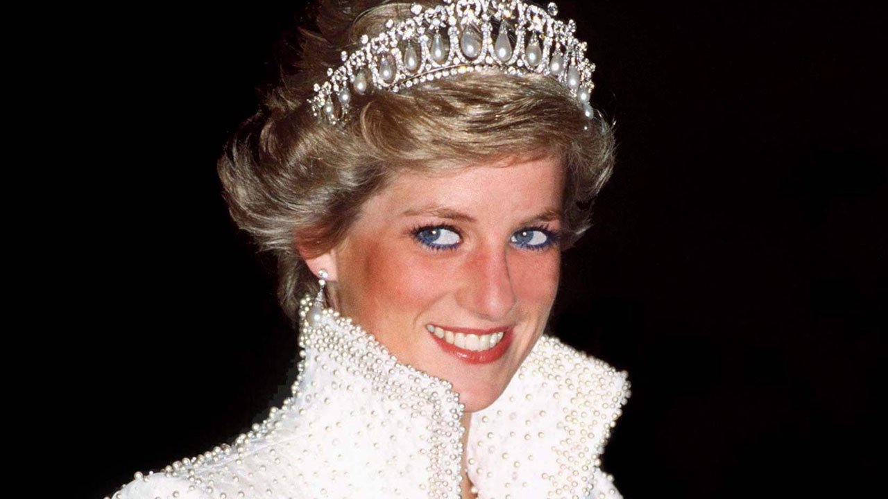 Torna in tv l’intervista scandalo a Lady Diana: duro colpo per la Corona Torna in tv l’intervista scandalo a Lady Diana: duro colpo per la Corona