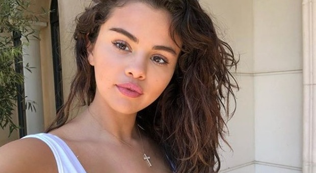 Selena Gomez nuova canzone per Justin Bieber? Hailey dice basta Selena Gomez nuova canzone per Justin Bieber? Hailey dice basta