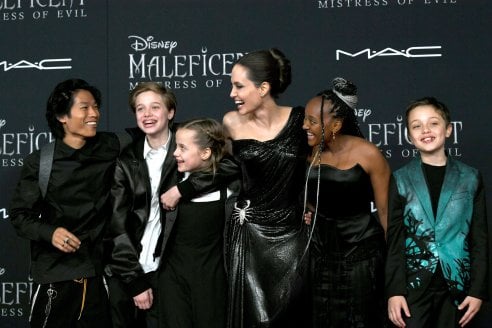 Angelina Jolie: “Non sono la tradizionale casalinga, i miei figli sanno prendersi cura di se stessi”