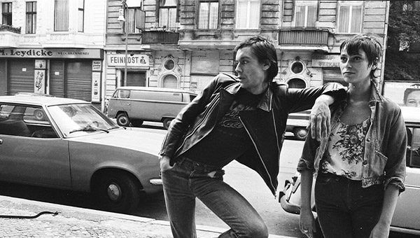 Questa immagine ha l'attributo alt vuoto; il nome del file è iggy-pop-600x340.jpg