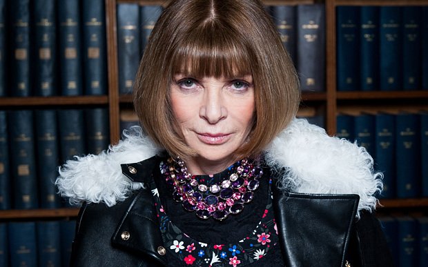 Anna Wintour critica lo shopping sfrenato del Black Friday: ‘No allo shopping usa e getta, meglio poco ma di qualità’
