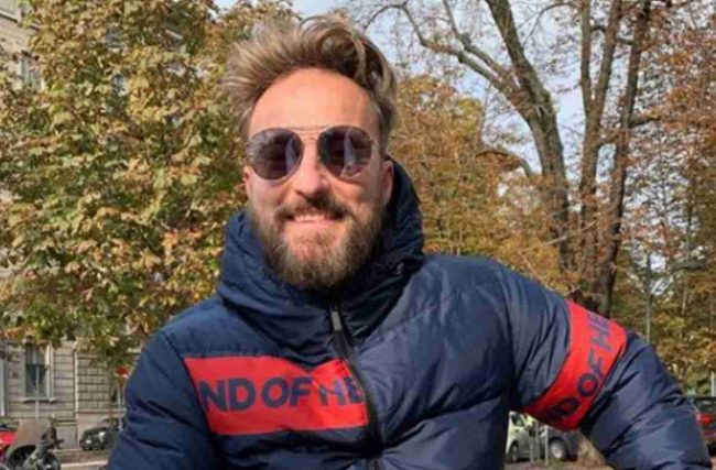 Francesco Facchinetti prima e dopo: “Ho fatto trapianto di capelli non chirurgico” Francesco Facchinetti prima e dopo: “Ho fatto trapianto di capelli non chirurgico”