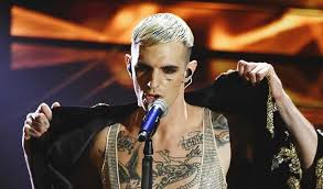 Achille Lauro, parla il padre magistrato: “Mio figlio non è un drogato” Achille Lauro, parla il padre magistrato: “Mio figlio non è un drogato”