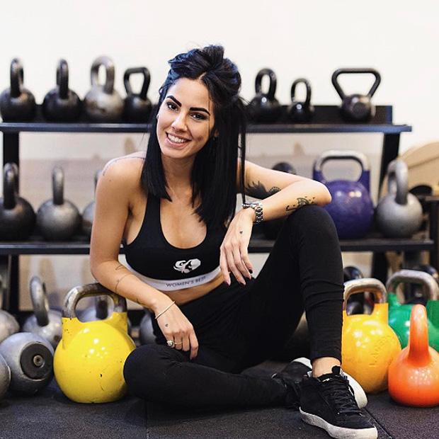 Giulia De Lellis, allenamento per glutei e addominali top con Giorgio Merlino, legato a Veronica Ferraro, una delle migliori amiche di Chiara Ferragni. Lui si è occupato anche dei muscoli di Fedez…