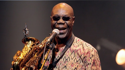 Manu Dibango morto per coronavirus: addio “Papy Groove”, leggenda dell’afro-jazz