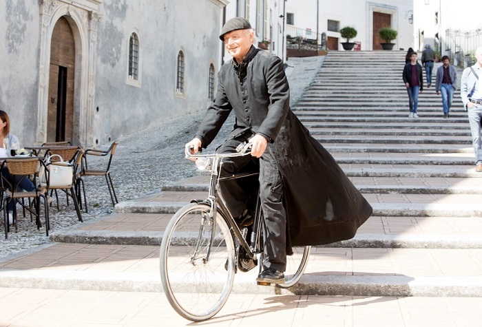 Don Matteo 13, Terence Hill lascia a Raoul Bova: «Voglio più tempo per vivere» Don Matteo 13, Terence Hill lascia a Raoul Bova: «Voglio più tempo per vivere»