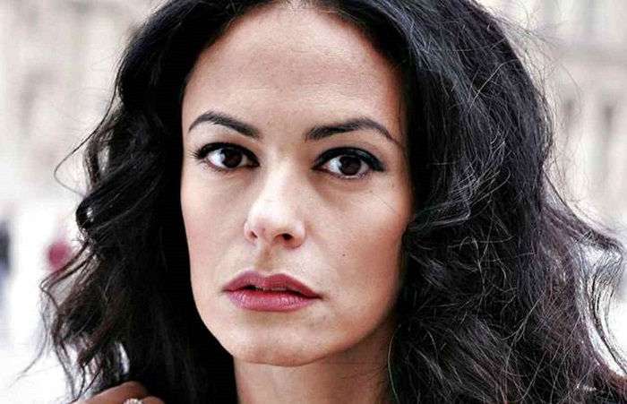 Questa immagine ha l'attributo alt vuoto; il nome del file è maria-grazia-cucinotta.jpg