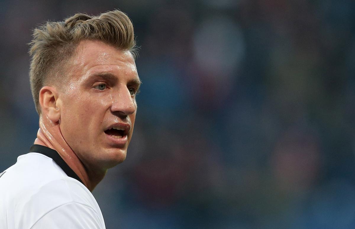 Maxi Lopez contro Wanda Nara, che durante la quarantena si è spostata con Mauro Icardi e il resto della famiglia da Parigi nella villa sul lago di Como: ‘Come ti viene in mente di portare i nostri figli nel centro dell’epidemia?’