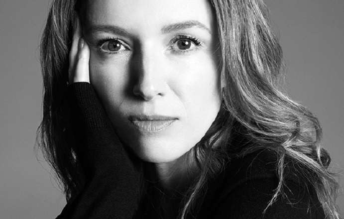 Claire Waight Keller lascia direzione artistica Givenchy