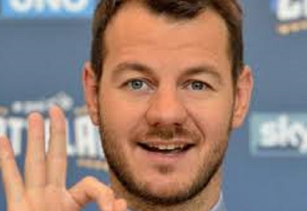 Alessandro Cattelan lascia Sky: non solo un programma in Rai, in arrivo anche una serie su Netflix