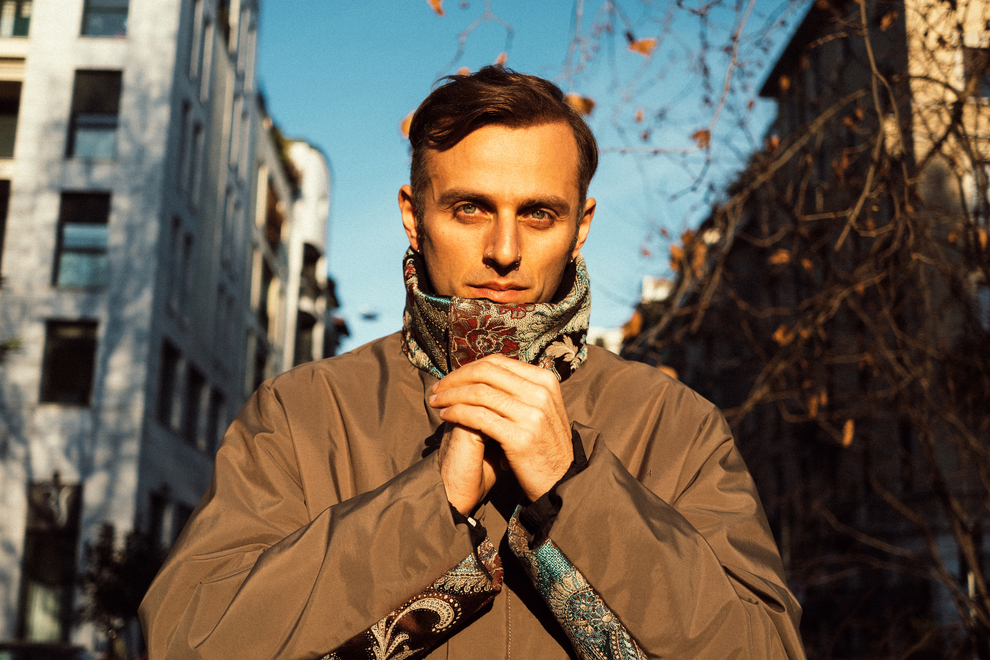 Ghemon: esce “Scritto nelle stelle” e l’instore diventa virtuale