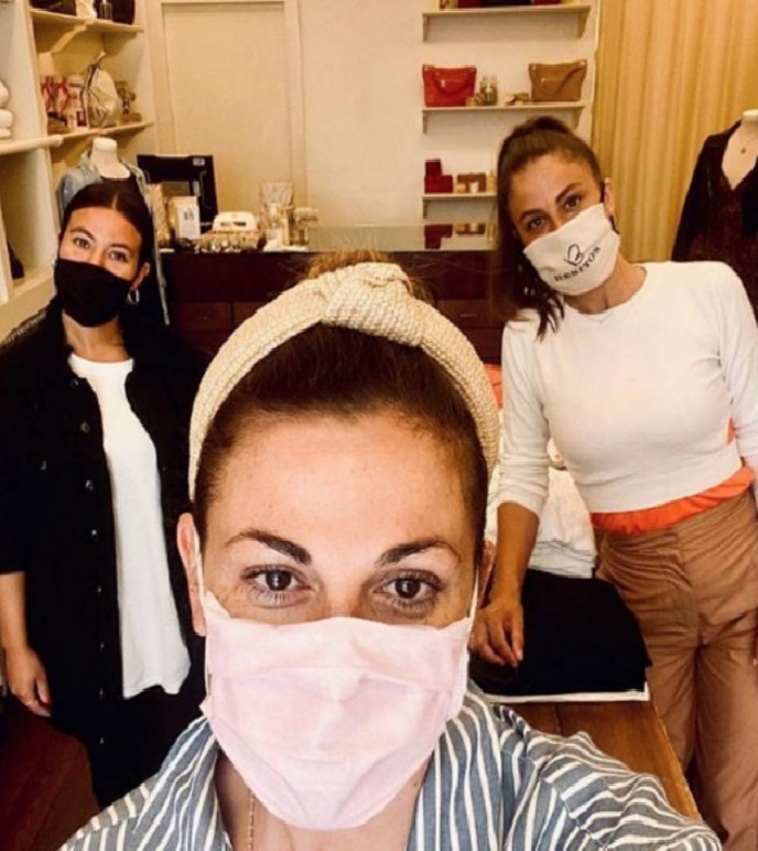 Anche Vanessa Incontrada riapre il suo negozio d’abbigliamento: saracinesche su a Follonica, primo giorno di lavoro