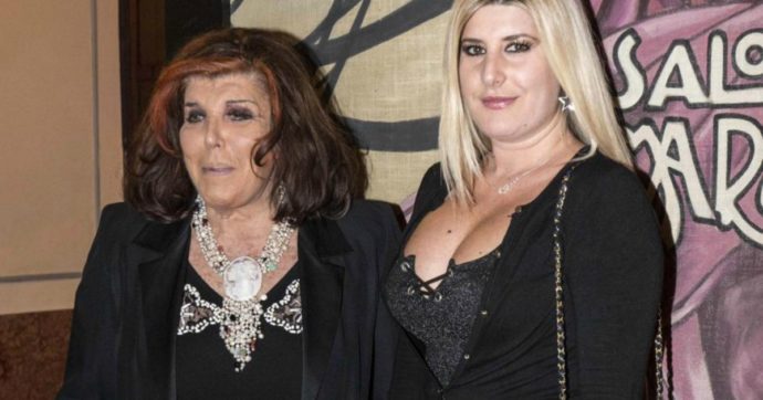 Patrizia De Blanck: “Ho cacciato Giada, è ossessionata dal coronavirus e l’ho colpita con la scopa”