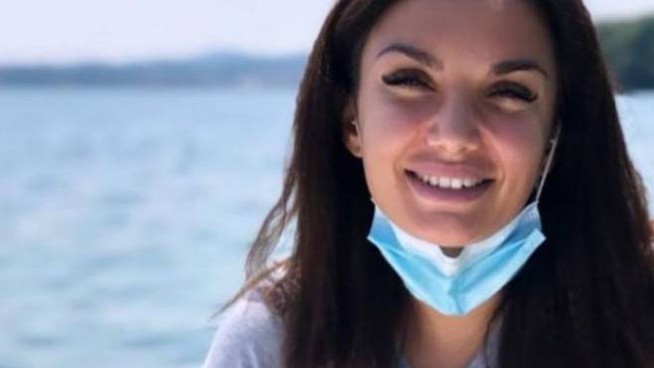 Elettra Lamborghini sfida la pandemia: ‘Confermo le nozze a settembre’. E va con Enzo Miccio sul Lago di Garda per i sopralluoghi: guarda Elettra Lamborghini sfida la pandemia: ‘Confermo le nozze a settembre’. E va con Enzo Miccio sul Lago di Garda per i sopralluoghi: guarda