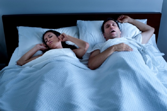 Apnee notturne, quasi tutti gli uomini sopra i 50 anni potrebbero soffrirne