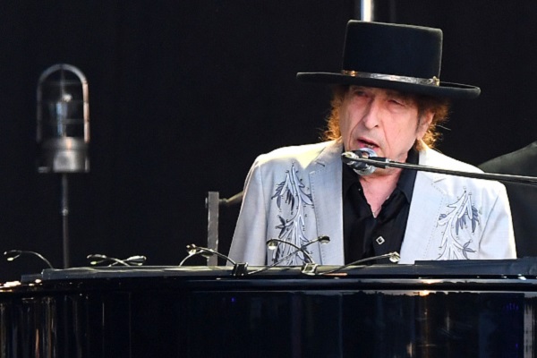 Dylan chiede giustizia per George Floyd, la sua famiglia e l’America