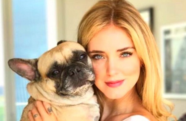 Venezia, Chiara Ferragni premiata dal sindaco con il “leone d’oro” Venezia, Chiara Ferragni premiata dal sindaco con il “leone d’oro”