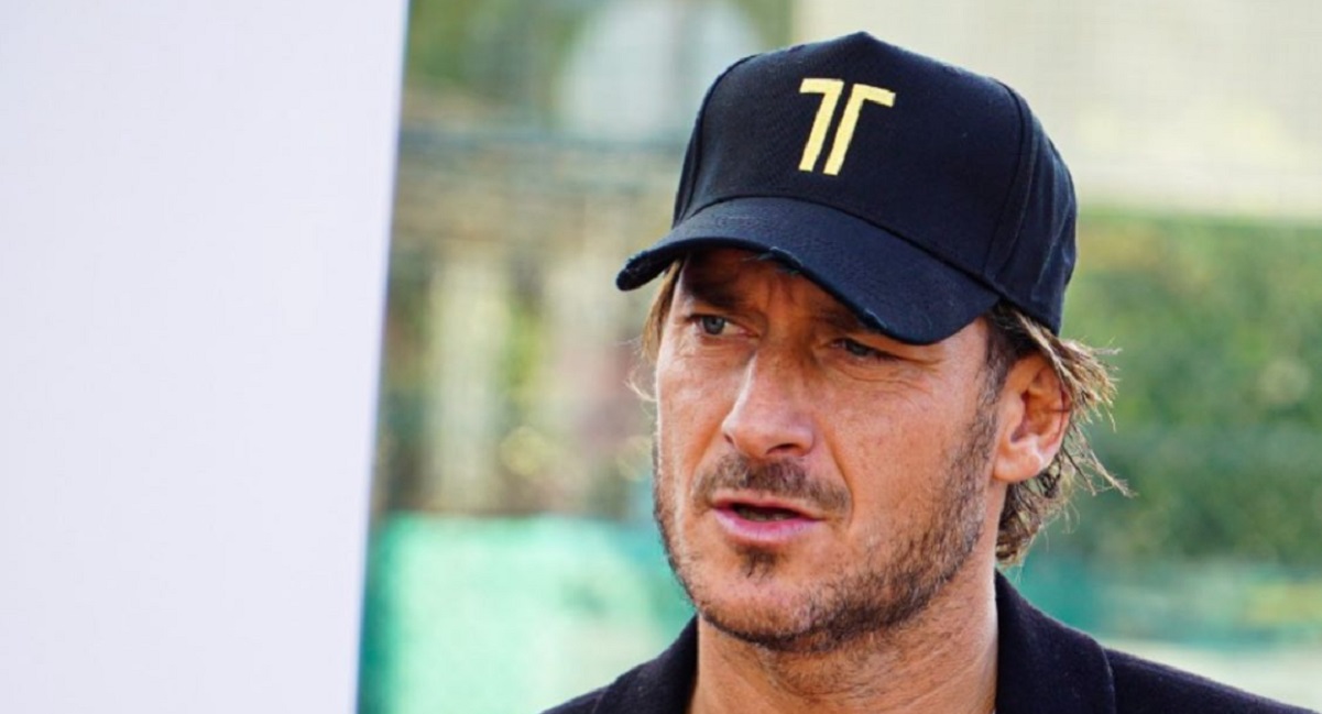 Francesco Totti chiede aiuto a tutti i romani: appello per ritrovare il suo preziosissimo orologio e in cambio promette…