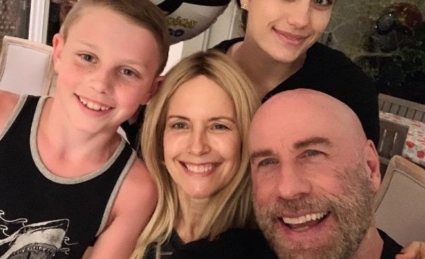 E’ morta a soli 57 anni la moglie di John Travolta, Kelly Preston: aveva un tumore al seno contro cui lottava da due anni
