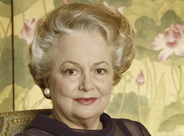 Olivia de Havilland compie 104 anni, fu Melania in “Via col Vento”