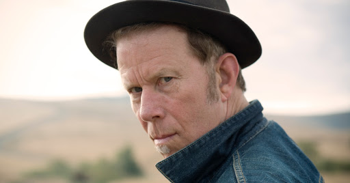 Tom Waits: Fellini, Dreyer e Kitano nella lista dei suoi film preferiti