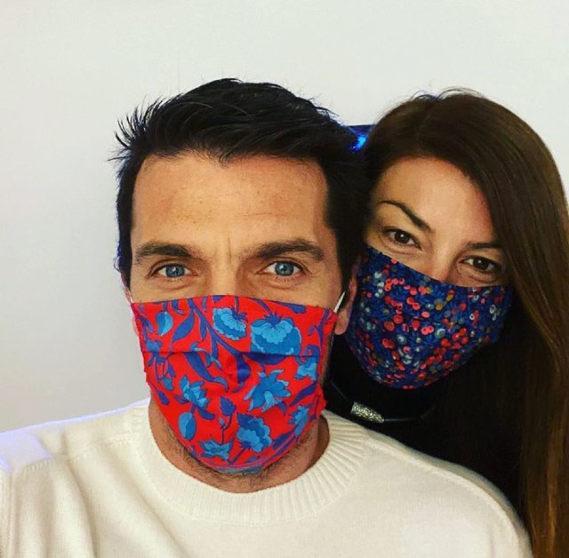 Gigi Buffon e Ilaria D’Amico si sono già sposati in gran segreto? Lui in pubblico la chiama già ‘moglie’ Gigi Buffon e Ilaria D’Amico si sono già sposati in gran segreto? Lui in pubblico la chiama già ‘moglie’