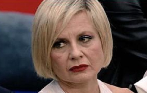 Antonella Elia: “Pietro è il mio amante”. Ma il web li sbugiarda