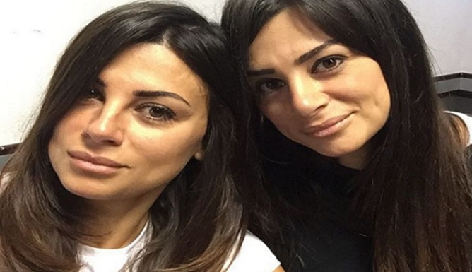 Sorelle Enardu, la foto con svastica indigna. Serena: “Mea culpa, scusate”