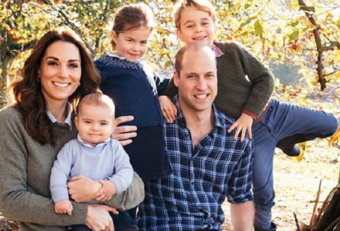 George d’Inghilterra, la giornata speciale con Charlotte e Louis. E mamma Kate Middleton è bellissima in abito denim