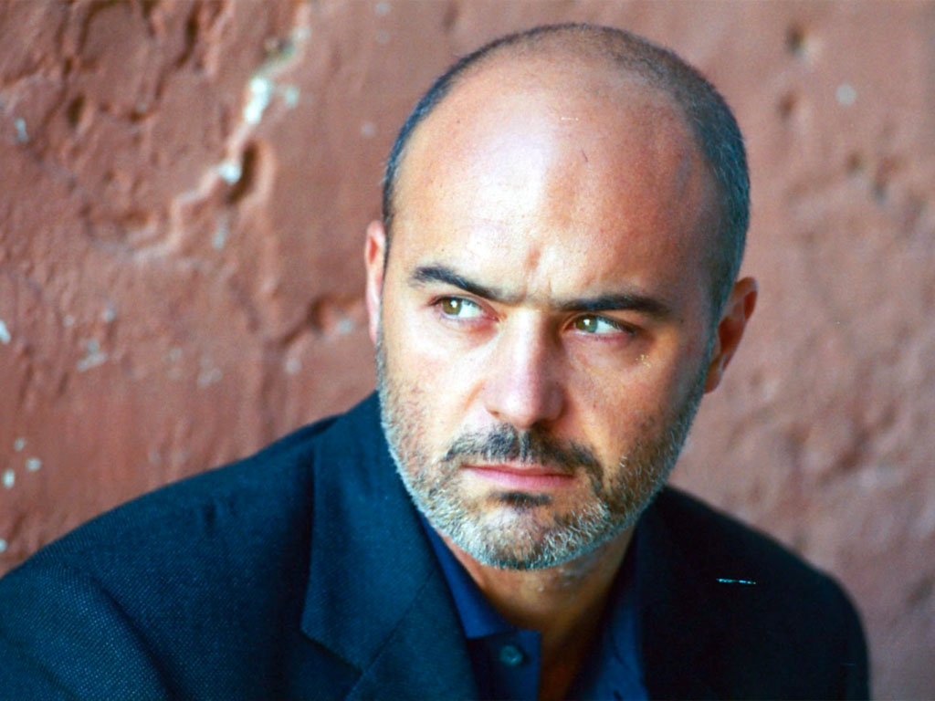 Luca Zingaretti sarà “Il Re” per la nuova serie di Sky, prime prove per l’addio a Montalbano