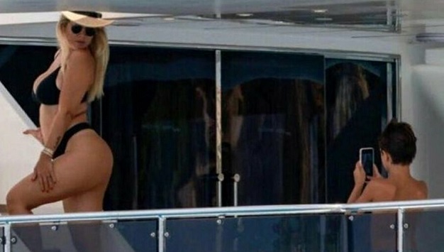 ”Wanda Nara si fa fotografare il c..o dal figlio”: bufera sui social