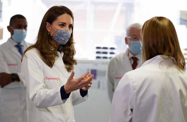 Kate Middleton, la grande commozione davanti al dolore dei bambini e dei loro genitori: guarda, ha gli occhi lucidi…