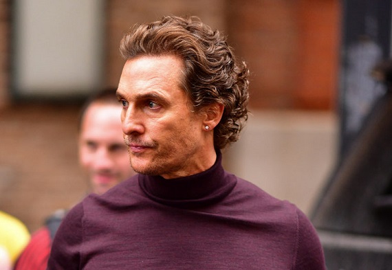 Matthew McConaughey svela: «A 15 anni fui ricattato per fare sesso, a 18 un uomo abusò di me»