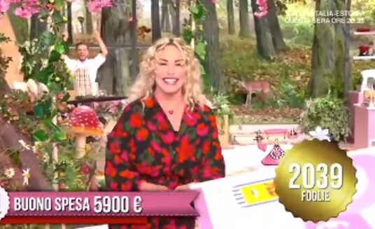 Antonella Clerici, a È Sempre Mezzogiorno vinti 5900 euro di buono spesa: «In questo periodo, un attimo di gioia» Antonella Clerici, a È Sempre Mezzogiorno vinti 5900 euro di buono spesa: «In questo periodo, un attimo di gioia»