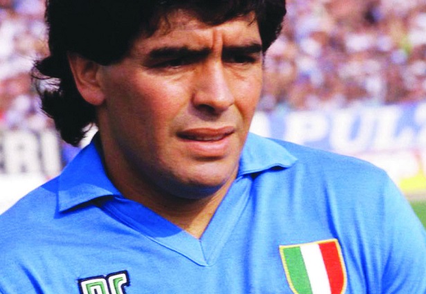 Questa immagine ha l'attributo alt vuoto; il nome del file è Diego-Armando-Maradona.jpg
