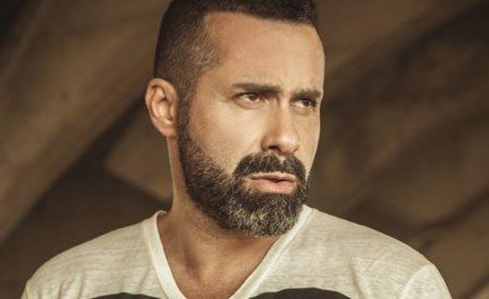 Luca Tommassini: «Mio padre, il violento che mi chiamava “frocetto”»