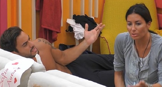 Gregoraci a Pretelli: ‘Solo il velino puoi fare’. Lui si offende