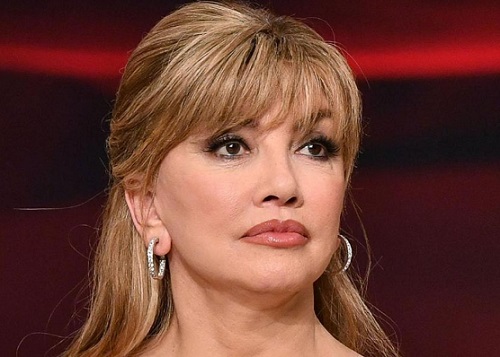 Questa immagine ha l'attributo alt vuoto; il nome del file è milly-carlucci1.jpg