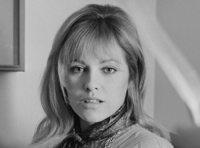 Morta Nathalie Delon, l’attrice francese che fu moglie di Alain Delon