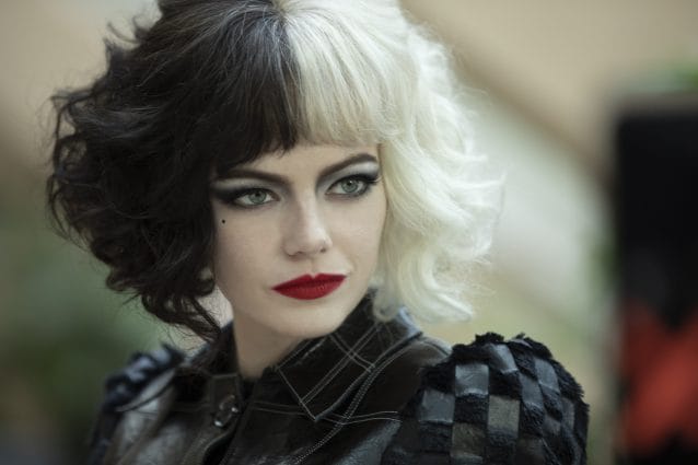 “Crudelia”: trailer, foto e data d’uscita del film con Emma Stone nei panni di Cruella