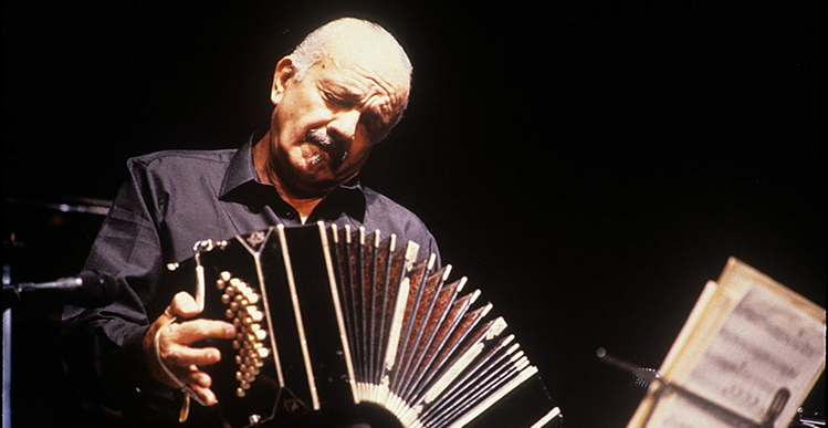 Piazzolla e i suoi segreti: il re del tango bruciò i suoi spartiti in una grigliata