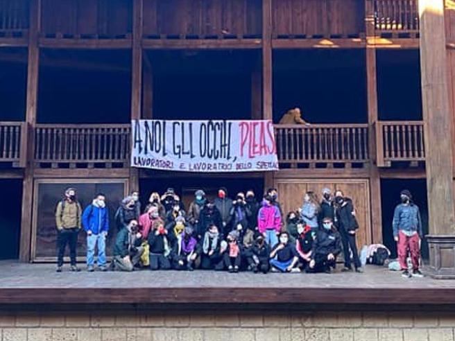 Lavoratori dello spettacolo occupano il Globe Theatre di Roma