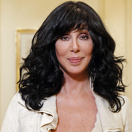Cher, la donna che visse mille volte: un film racconterà la sua eterna giovinezza